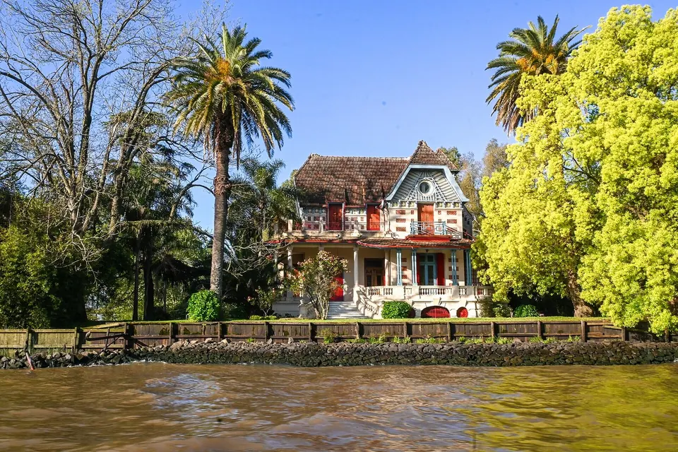 Casona sobre un canal del Delta del Tigre
